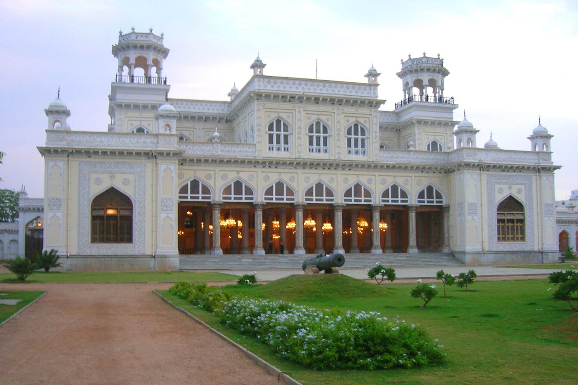 Best Places to Visit in Hyderabad by Bike: A Rider’s Guide