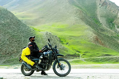 12 Solo Traveling Tips for Travelers & Motorcycle Trips - ONN Bikes