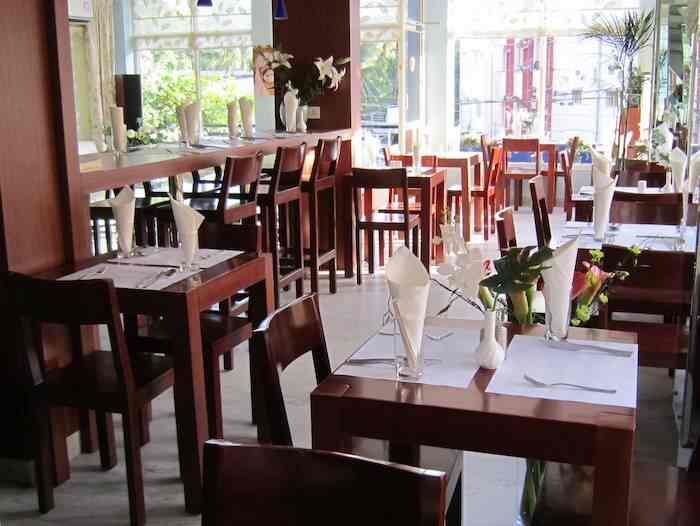 5 Famous Veg & Non Veg Restaurants in Puttaparthi
