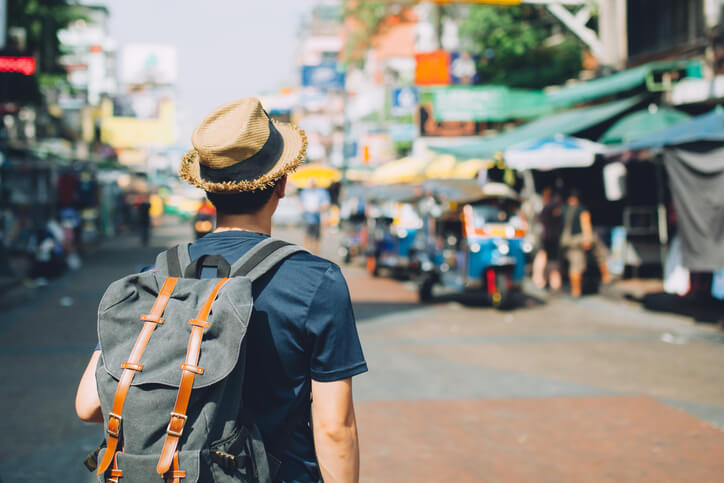 Meet Solo Travelers -Tips on Making Friends while Traveling Solo