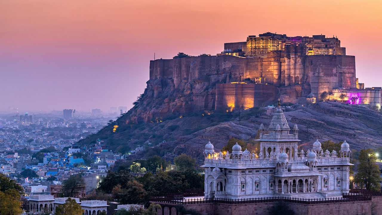 Top 8 Attractions and Famous Forts of Rajasthan that will Enthrall You