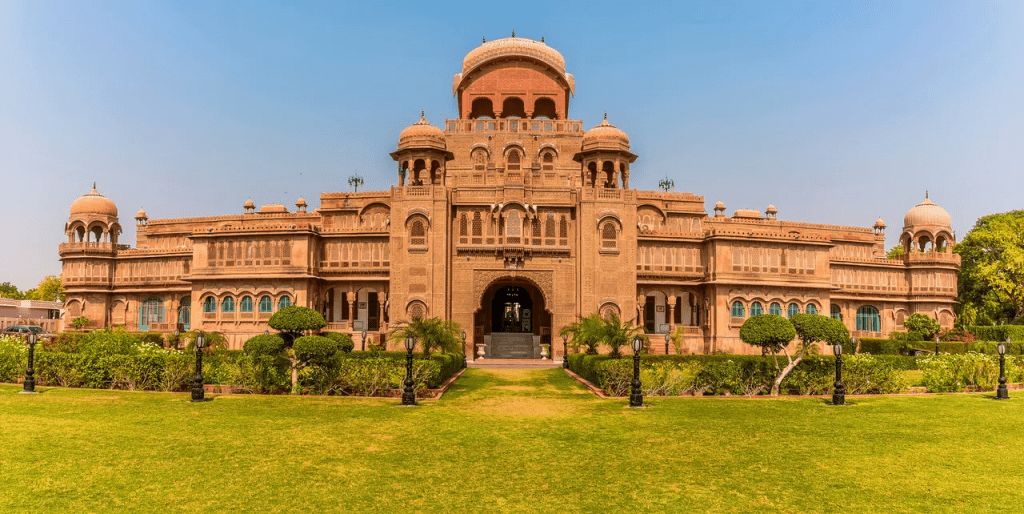 Desert Odyssey: Bike Trip Across the Thar Desert