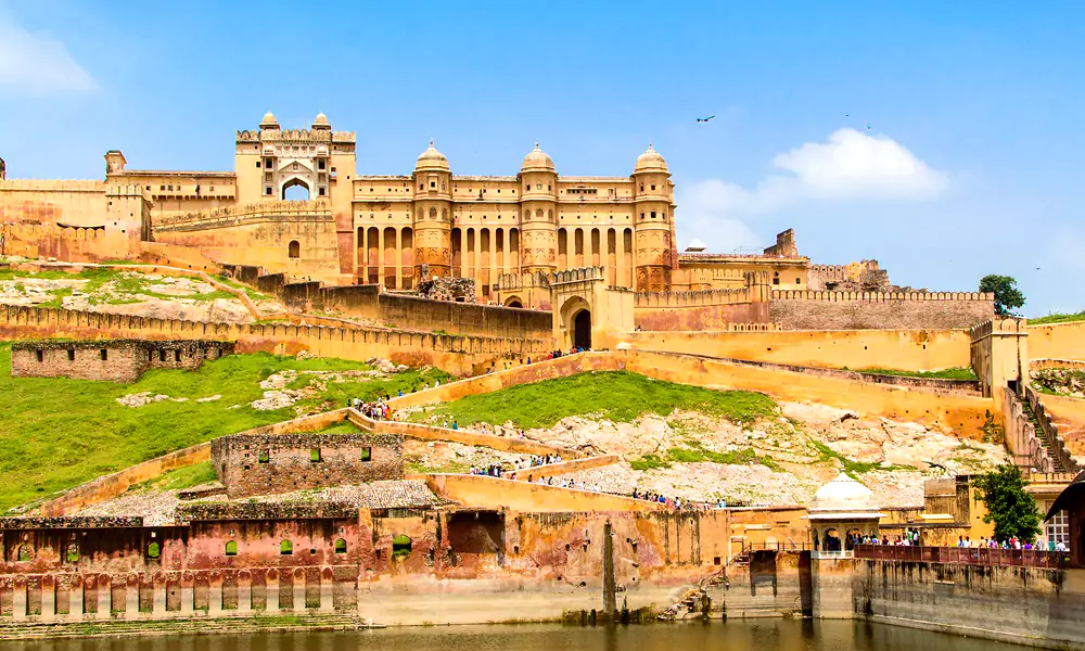 Top 8 Attractions and Famous Forts of Rajasthan that will Enthrall You
